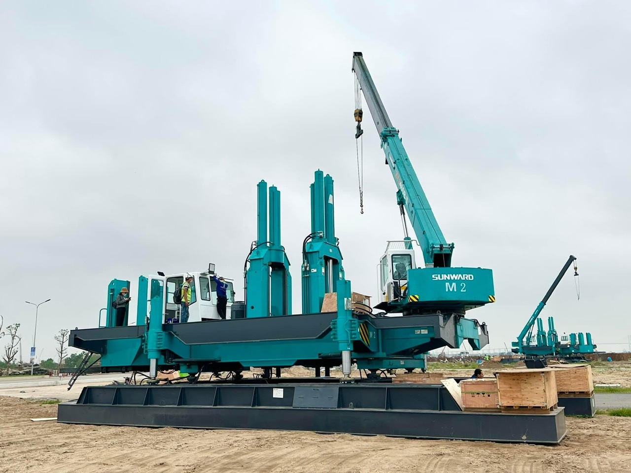 Những lô máy đầu tiên xuất hiện tại các công trường xây dựng